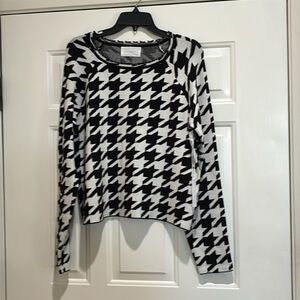 Six/Fifty Black and White Houndstooth sweater